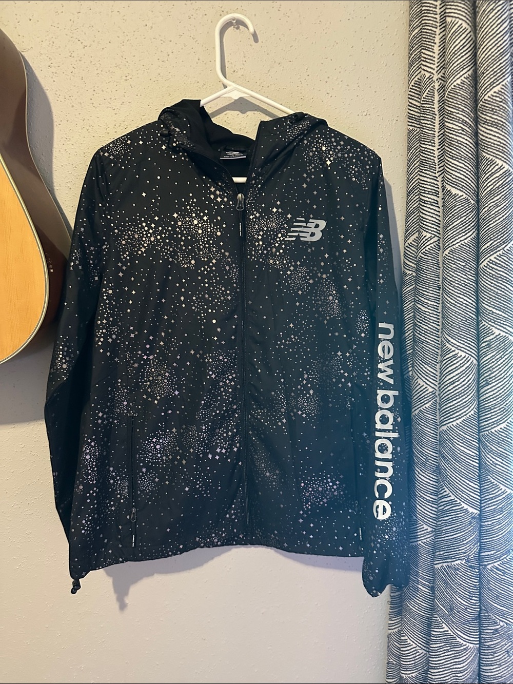 New Balance Black Star-Speckle Hooded Rain Jacket